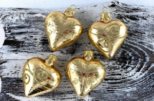 Christmas hearts 423/315/4pcs - gold with snowflake