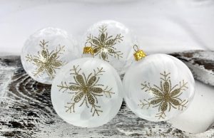 Vianočné gule 20/8510-5/8/4ks - biely mrazolak + zlatá vločka