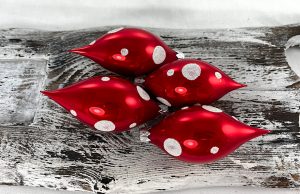 Vianočné olivy 36/094/8x4/4ks - červené + biele bodky