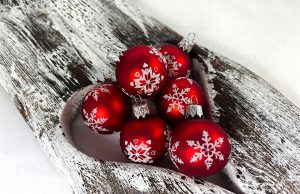 Mini vianočné guličky 80/1838/4/6ks - červené - výšivka