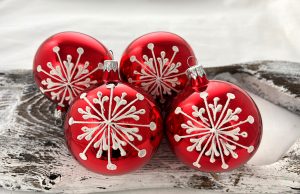 Vianočné gule 22/4564/8/4ks - červené + veľká vločka