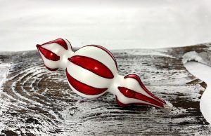 Sklenená ozdoba 949/2299/1ks - červeno-biela káča