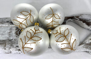 Christmas baubles 24/8805/10/4pcs - pearl white + micro beads