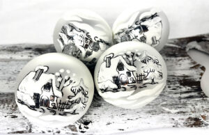 Christmas baubles 24/8905/8/4pcs - fairy-tale snowy cabin