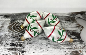 Vianočné olivy 36/095/8x4/4ks - tradičná, červené kruhy, zelené listy okolo