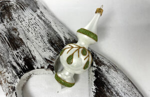 Vianočná ozdoba 969/2330/1ks - tradičná, bielo-zelená-zlatá vežička