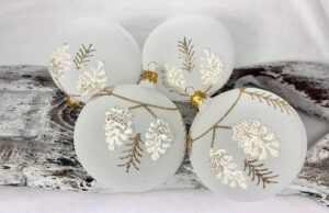 Christmas baubles 20/8493-4/10/4pc - cone and golden twigs