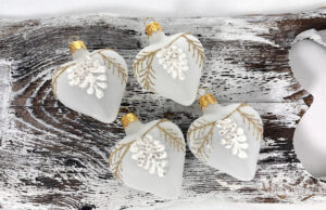 Christmas heart 403/929-4/4pcs - cone and golden twigs