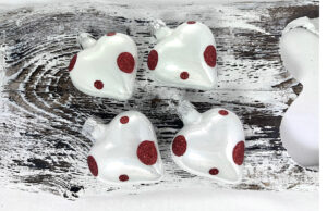 Vianočné srdiečka 463/176/4ks - biele + červené bodky